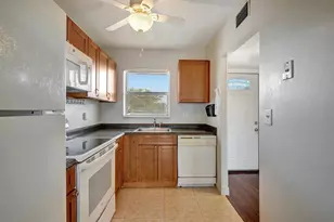 8225 Sunrise Lakes Blvd, Sunrise, FL 33322 - Photo 6