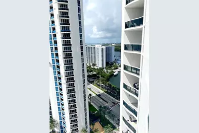 16001  Collins Ave, Unit #2207, Sunny Isles Beach, FL 33160 - Photo 6