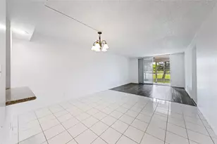3150 W Rolling Hills Cir, Davie, FL 33328 - Photo 8