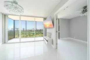 20379 W Country Club Dr, Aventura, FL 33180 - Photo 8