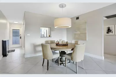 2802  Victoria Way, Unit #E2, Coconut Creek, FL 33066 - Photo 8