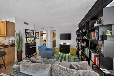 2660 NE 8th Ave, Unit #208, Wilton Manors, FL 33334 - Photo 6