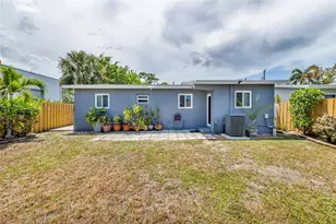 2108 NE 11th Ave, Wilton Manors, FL 33305 - Photo 24
