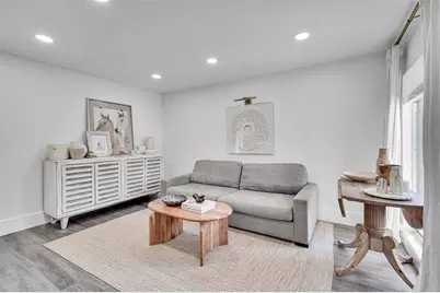 7904 NW 74th Ter, Tamarac, FL 33321 - Photo 4