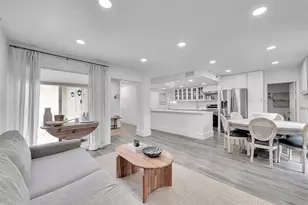 7904 NW 74th Terrace, Tamarac, FL 33321 - Photo 2