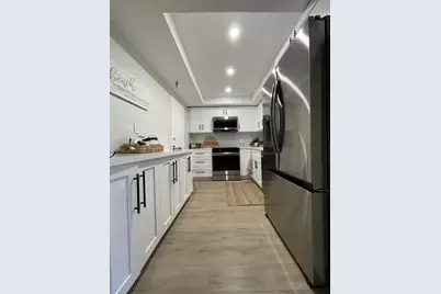 400  Kings Point Dr, Unit #1027, Sunny Isles Beach, FL 33160 - Photo 4