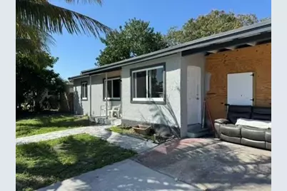 4741 NE 14th Ave, Pompano Beach, FL 33064 - Photo 4