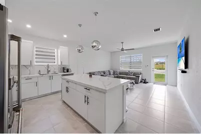 2325 SE 29th Ct., Homestead, FL 33035 - Photo 10