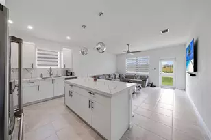 2325 SE 29th Ct, Homestead, FL 33035 - Photo 10