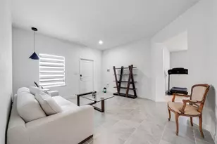 2325 SE 29th Ct, Homestead, FL 33035 - Photo 12