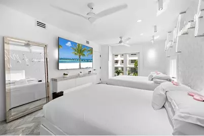 124  11th St, Miami Beach, FL 33139 - Photo 2