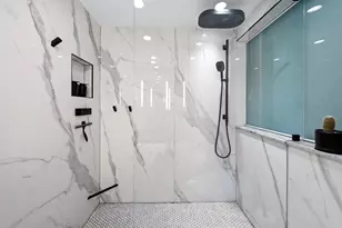 124 11th St, Miami Beach, FL 33139 - Photo 18