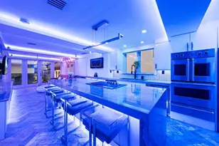 124 11th St, Miami Beach, FL 33139 - Photo 32