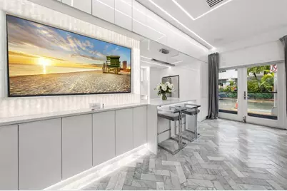 124  11th St, Miami Beach, FL 33139 - Photo 24