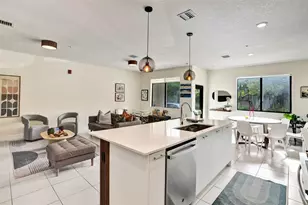 8001 NW 41st St, Doral, FL 33166 - Photo 20