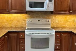 9245 Flynn Cir, Boca Raton, FL 33496 - Photo 14