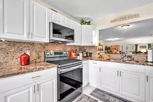 6104 Rainbow Cir, Greenacres, FL 33463 - Photo 16