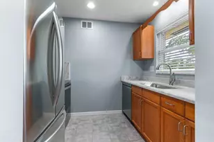 2015 NE 32nd Ct, Pompano Beach, FL 33064 - Photo 18