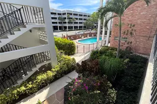 2424 NE 9th St, Fort Lauderdale, FL 33304 - Photo 1