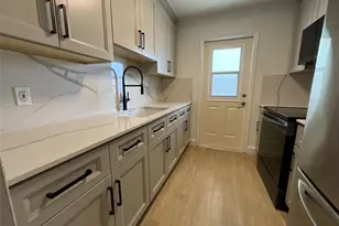 2424 NE 9th St, Fort Lauderdale, FL 33304 - Photo 2