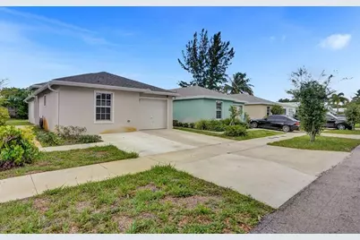 4332 NW 1st Terrace, Deerfield Beach, FL 33064 - Photo 2