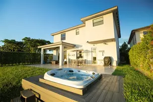 15934 NW 87th Ct, Miami Lakes, FL 33018 - Photo 4