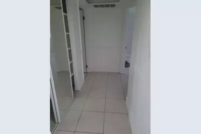 4805 NW 35th St, Unit #L-416, Lauderdale Lakes, FL 33319 - Photo 4