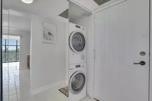 600 Parkview Dr, Hallandale Beach, FL 33009 - Photo 18