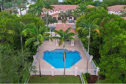 8888 N Isles Cr, Tamarac, FL 33321 - Photo 26