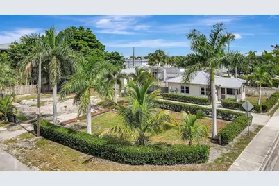 11 SW 11th Ave, Fort Lauderdale, FL 33312 - Photo 1