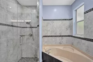 1251 Hayes, Hollywood, FL 33019 - Photo 22