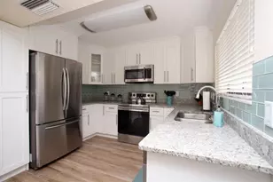 67 Balfour Rd, Palm Beach Gardens, FL 33418 - Photo 2