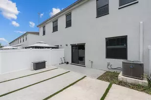 20350 NW 6th Pl, Miami, FL 33169 - Photo 16
