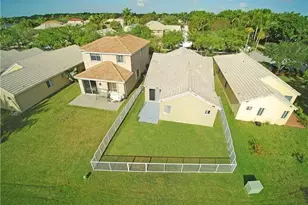 1525 Salerno Cir, Weston, FL 33327 - Photo 4