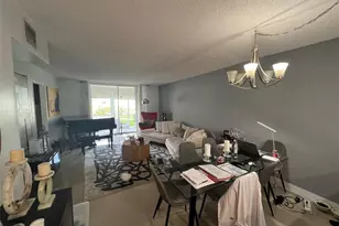 1040 SE 4th Ave, Deerfield Beach, FL 33441 - Photo 10