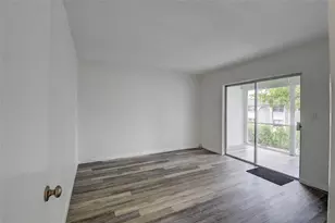 30 SE 13th St, Boca Raton, FL 33432 - Photo 12