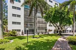 1000 NE 14th Ave, Hallandale Beach, FL 33009 - Photo 12