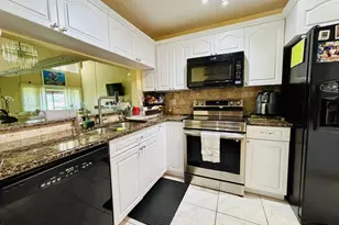 7426 Pinewalk Dr Unit, Margate, FL 33063 - Photo 6