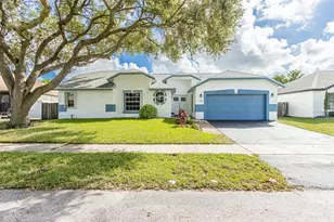 1020 SW 149th Ln, Sunrise, FL 33326 - Photo 2