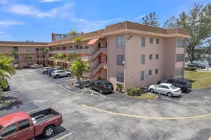 18707 NE 14th Ave, Miami, FL 33179 - Photo 4