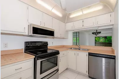 6075 N Sabal Palm Blvd, Unit #204, Tamarac, FL 33319 - Photo 6