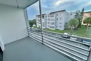 2850 Somerset Dr, Lauderdale Lakes, FL 33311 - Photo 18