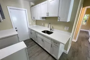 712 NW 17th Ave, Fort Lauderdale, FL 33311 - Photo 12