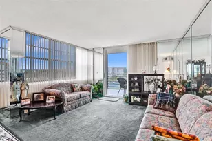 1100 St Charles Pl, Pembroke Pines, FL 33026 - Photo 18