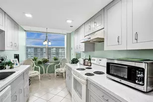 1100 St Charles Pl, Pembroke Pines, FL 33026 - Photo 4