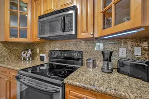 630 S Sapodilla Ave, West Palm Beach, FL 33401 - Photo 10