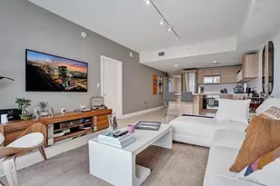 16385 Biscayne Blvd, North Miami Beach, FL 33160 - Photo 1