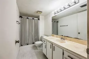 7210 Lake Cir Dr, Margate, FL 33063 - Photo 16