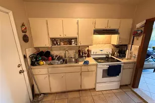 2377 NW 84th St, Miami, FL 33147 - Photo 4