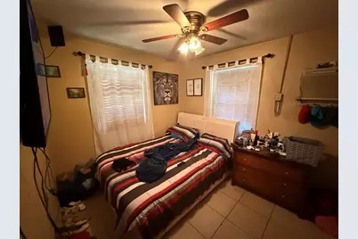 2377 NW 84th St, Miami, FL 33147 - Photo 6